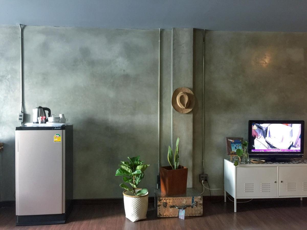 Five Stars Ratchada 19 Hostel Bangkok Ngoại thất bức ảnh