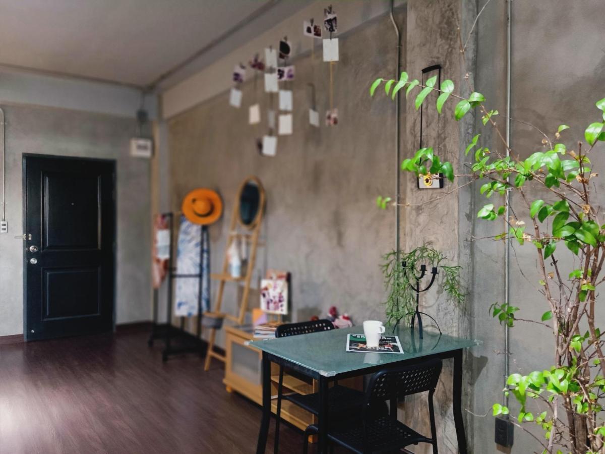 Five Stars Ratchada 19 Hostel Bangkok Ngoại thất bức ảnh