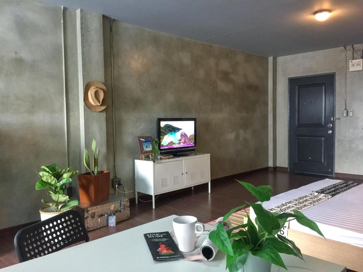 Five Stars Ratchada 19 Hostel Bangkok Ngoại thất bức ảnh
