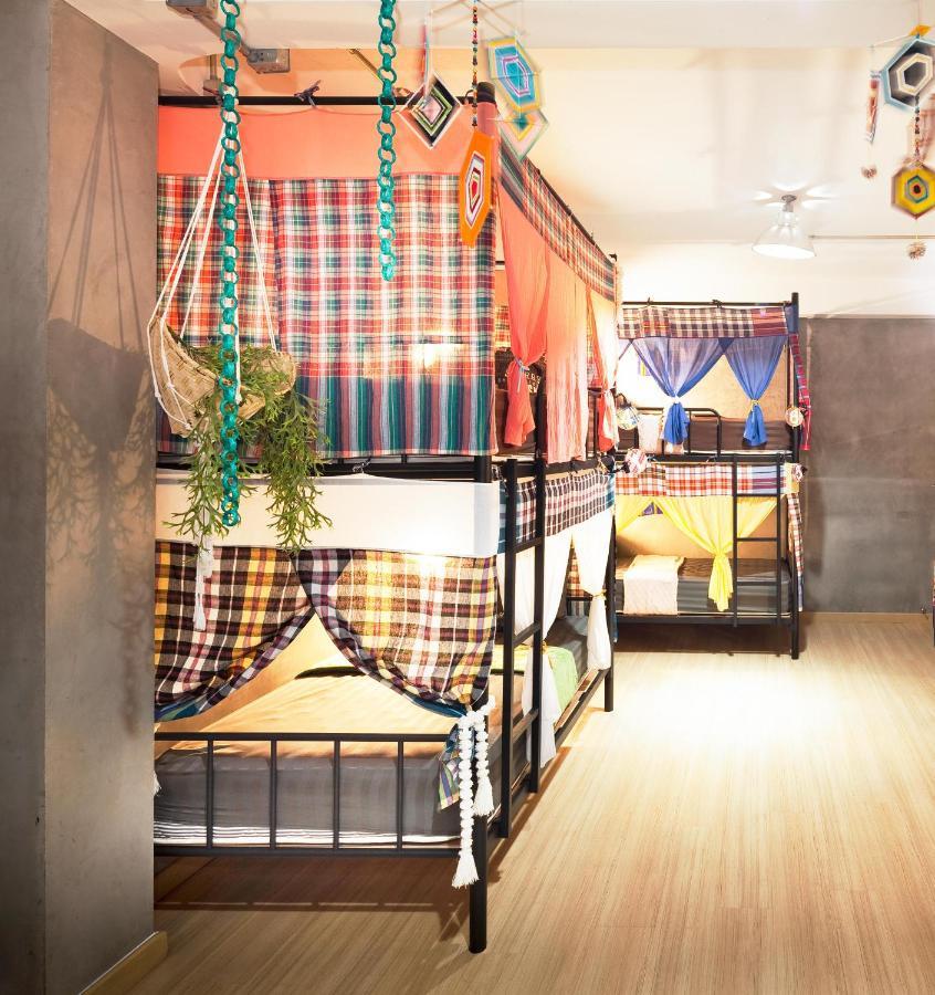 Five Stars Ratchada 19 Hostel Bangkok Ngoại thất bức ảnh