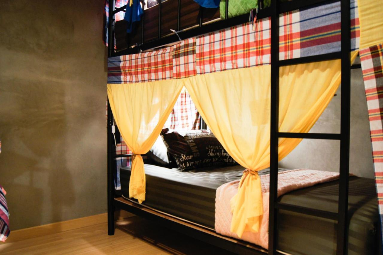 Five Stars Ratchada 19 Hostel Bangkok Ngoại thất bức ảnh
