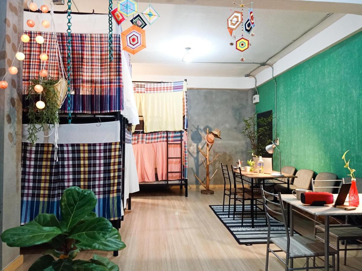 Five Stars Ratchada 19 Hostel Bangkok Ngoại thất bức ảnh
