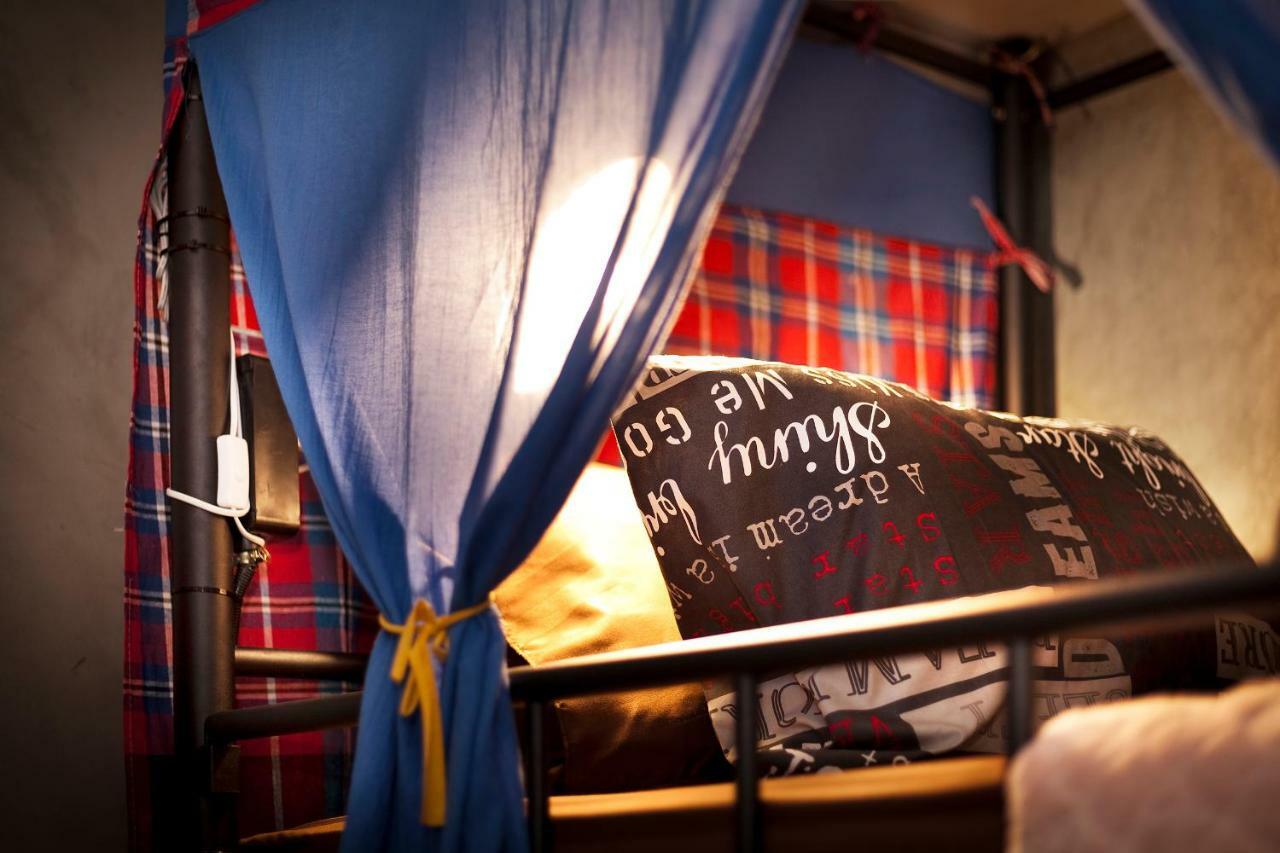 Five Stars Ratchada 19 Hostel Bangkok Ngoại thất bức ảnh